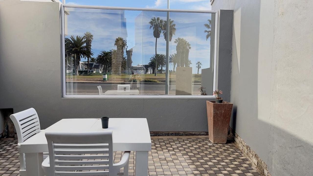 Aha! Cheers Guesthouse 拾间-海 Walvis Bay Exteriör bild